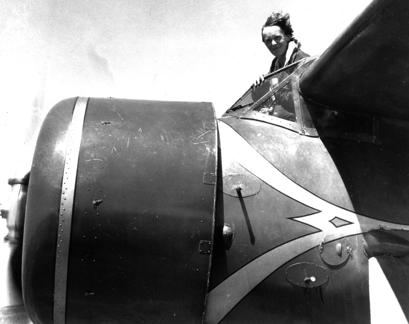 1932: Amelia Earhart